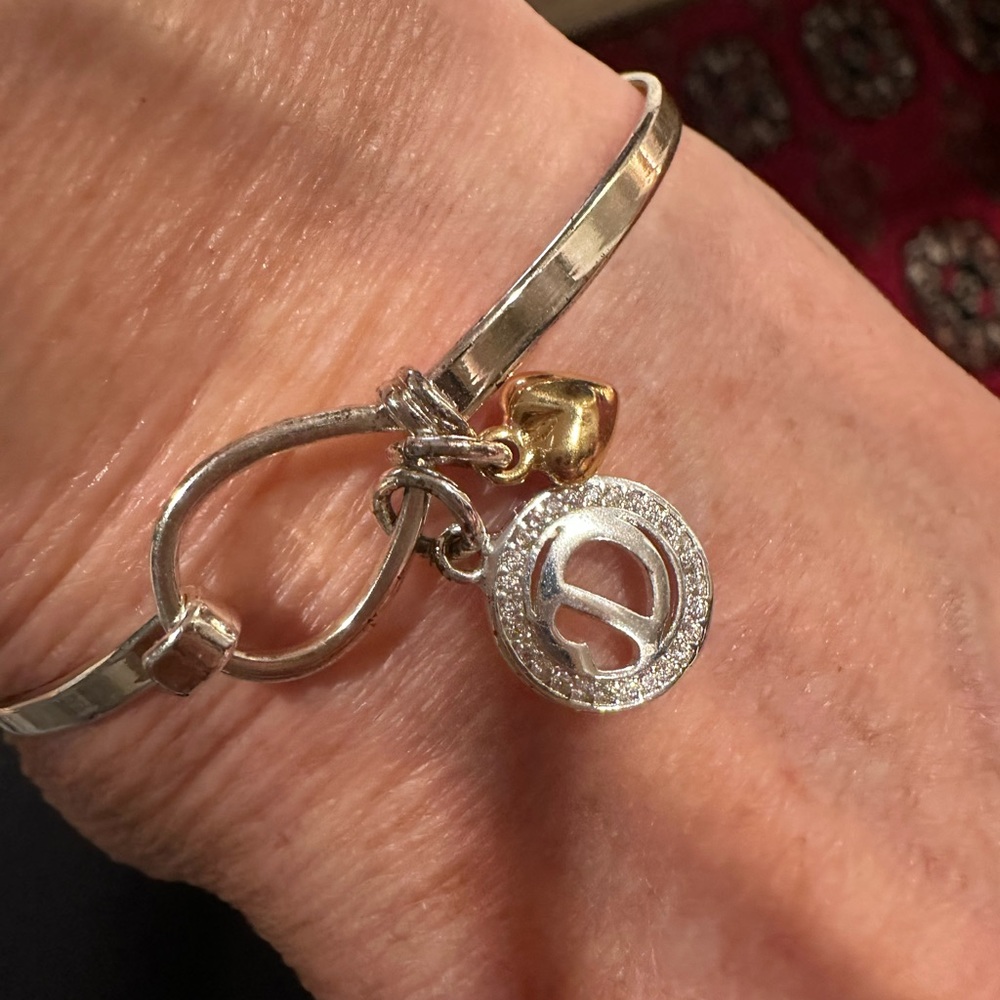 D bracelet - Picture 4 of 4